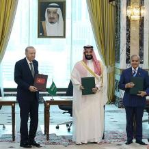 السعودية وتركيا وباكستان توقّع اتفاق دفاع مشترك