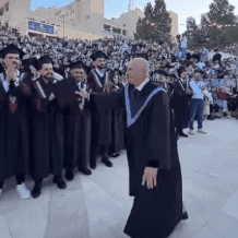 د. أحمد عودة لراية: كل خريجيّ أبنائي ومشاركتي في الرقص عفوية
