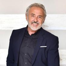 جيلٌ متصلٌ بالعالم… ومقطوعٌ عن فرصته