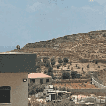 مستوطنون يصعّدون اعتداءاتهم شرق وغرب رام الله ويشقون طريقا استيطانيا