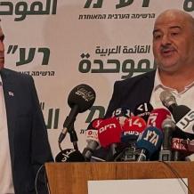 منصور عباس يعلن رسميا ضم سيغالوفيتش إلى القائمة الموحدة