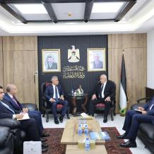 وزير الداخلية يستقبل السفير المصري لدى دولة فلسطين