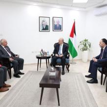 رئيس الوزراء يلتقي وفد مصلحة مياه محافظة القدس ويشيد بجهود طواقمها