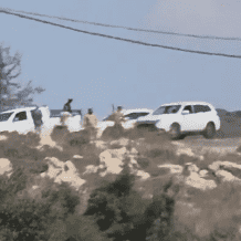 رام الله: مستوطنون يهاجمون منزل مواطن شرق أم صفا
