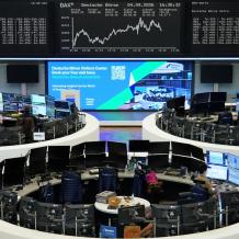 الأسواق العالمية تقفل أسبوعا متقلبا وسط ضغوط النفط والفائدة