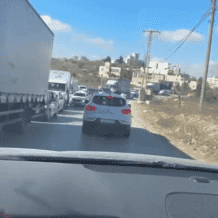 أزمة مرورية خانقة على مداخل رام الله وضواحي القدس جراء إغلاق الحواجز
