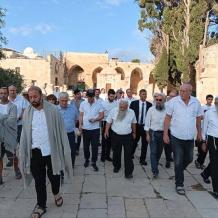 حاملين "قرابين نباتية".. مئات المستوطنين يقتحمون الأقصى في خامس أيام عيد "العرش" اليهودي
