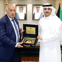 الفريق الرجوب يبحث تعزيز التعاون مع وزير الدولة لشؤون الشباب والرياضة الكويتي