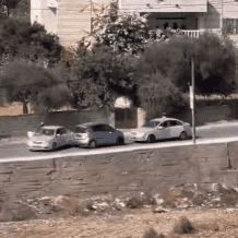 مستوطنون يهاجمون مواطنا وطفليه داخل مركبة شرق رام الله