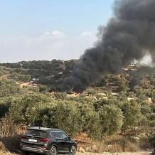 مستوطنون يهاجمون قاطفي الزيتون في ترمسعيا ويحرقون 3 مركبات