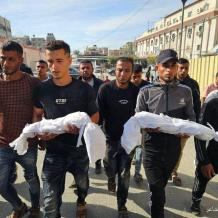 وفاة طفلتين إثر حريق اندلع في خيمة للنازحين بمواصي خان يونس
