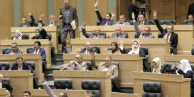نواب اردنيون يوقعون مذكرة تطلب بطرد السفير الاسرائيلي 
