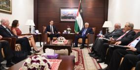 واشنطن: اجتماع الرئيس عباس بوفد ترامب كان مثمرا 