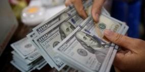 الدولار يحقق أكبر مكسب يومي 