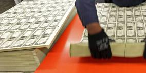 الدولار يهبط ويتجه لأكبر انخفاض أسبوعي