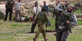مستوطنون يرشقون المركبات بالحجارة قرب قلقيلية ورام الله