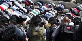 القدس: قوات الاحتلال تعتدي على مصلين وتعتقل شابا
