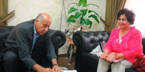 الرجوب يوقع اتفاقية تعاون مع مؤسسة الحق في اللعب