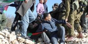 الاحتلال يقمع مسيرة بيت أمر الأسبوعية