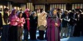 المرأة تؤم المصلين في مسجد “للجميع″ في لندن