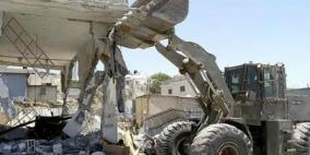 الاحتلال يهدم أجزاء من منزل ويجرف أراضي في سلوان