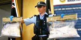 مسنان يربحان سفرة الأحلام.. فيتحولان قصرا لمهربي مخدرات