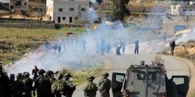 إصابة صحفي بجروح والعشرات بالاختناق في النبي صالح