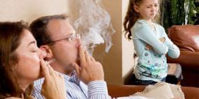 دخان السجائر الذي تشبع به أثاث المنزل قد يسبب السرطان