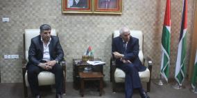 محافظ الخليل يستقبل وفد من نقابة تجار المواد الغذائية