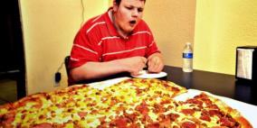 مالك مطعم يعد بمكافأة مالية لكل من يلتهم 7 كيلوغرامات من البيتزا