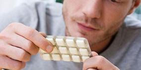 "تساقط الشعر وتهيج الجلد" آثار مضغ علكة النيكوتين على المدى الطويل