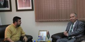 وفد الجالية الاسلامية في امريكا يزور الخليل ويلتقي رئيس بلديتها