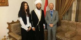 المفتي حسون يعقد قران "النمس" على ابنة ممثل سورية في الأمم المتحدة