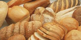 ما الفرق بين الخبز الأسود والأبيض؟