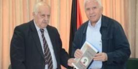 'التشريعي' يتسلم تقرير مكافحة هيئة الفساد