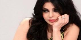 هيفاء وهبي تكشف سر الفستان الأسود الشفاف