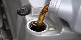 الخليل: افشال محاولة تسويق 17 طنا من زيت السيارات المغشوش