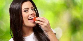 أطعمة وفيتامينات للحفاظ على صحة الشعر ولمعانه في رمضان