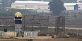 الاحتلال يقيم سواتر ترابية ويستهدف المزارعين شرق خان يونس