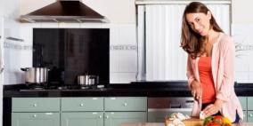 3 طرق لتنظفي شفّاط مطبخك بدقيقتين