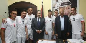 الرجوب يشيد باداء المنتخب الفلسطيني ويوجّه دعوة للاعبين