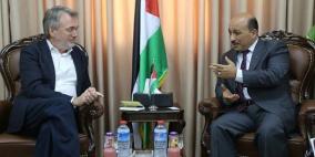 الحساينة يستقبل المدير الجديد للأونروا بغزة لمناقشة الاعمار