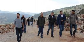 جولة للصحفيين في قرية وادي فوكين للاطلاع على واقعها والمخاطر التي تهددها