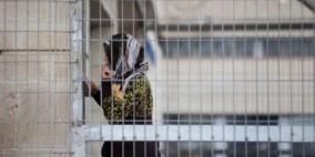 (48) أسيرة في سجون الاحتلال بينهنّ ثماني طفلات وسيدة حامل