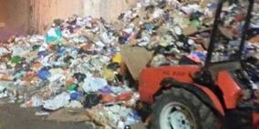 نفايات لعرقلة وصول المصلين الى المسجد الاقصى !