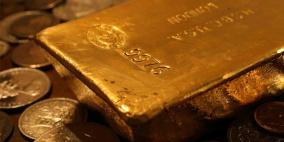الذهب قرب أعلى مستوى في 12 أسبوعاً مع تراجع الدولار
