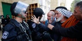 الاحتلال يعتقل 13 مسنا فجر اليوم من القدس