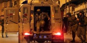 حملة اعتقالات ومداهمات واسعة بالضفة