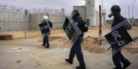 قوات "النحشون" تعتدي على الأسير عوض حدوش