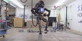 روبوت جوجل اصبح يتقن المشي على أرض وعرة